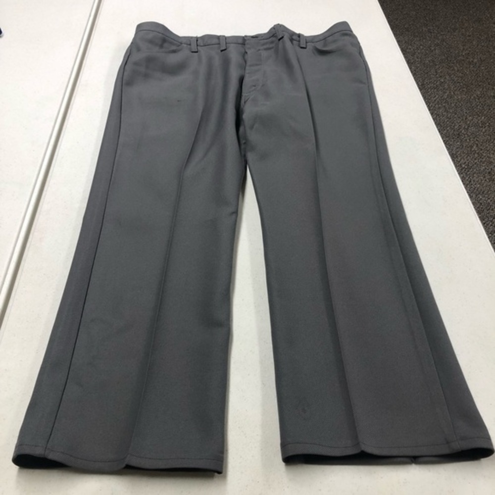 Wrangler 46x30 Regular Fit Straight Leg Men’s Gray Pants